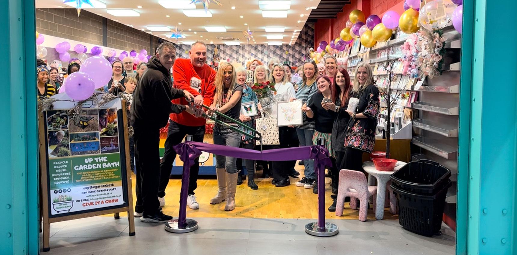 Vendors of the ~UNITY store gather for a group picture
